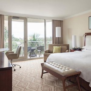 Non Water View Guest room 1 King Balcony